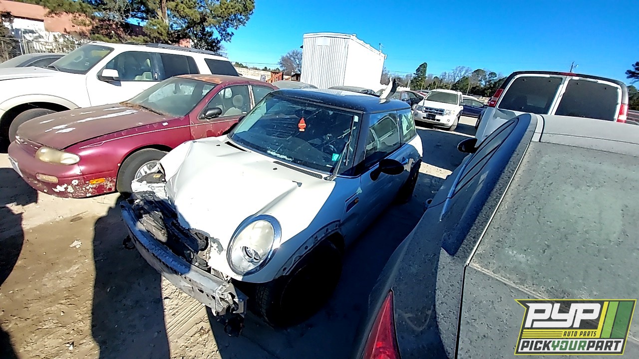 2006 MINI COOPER partes disponibles