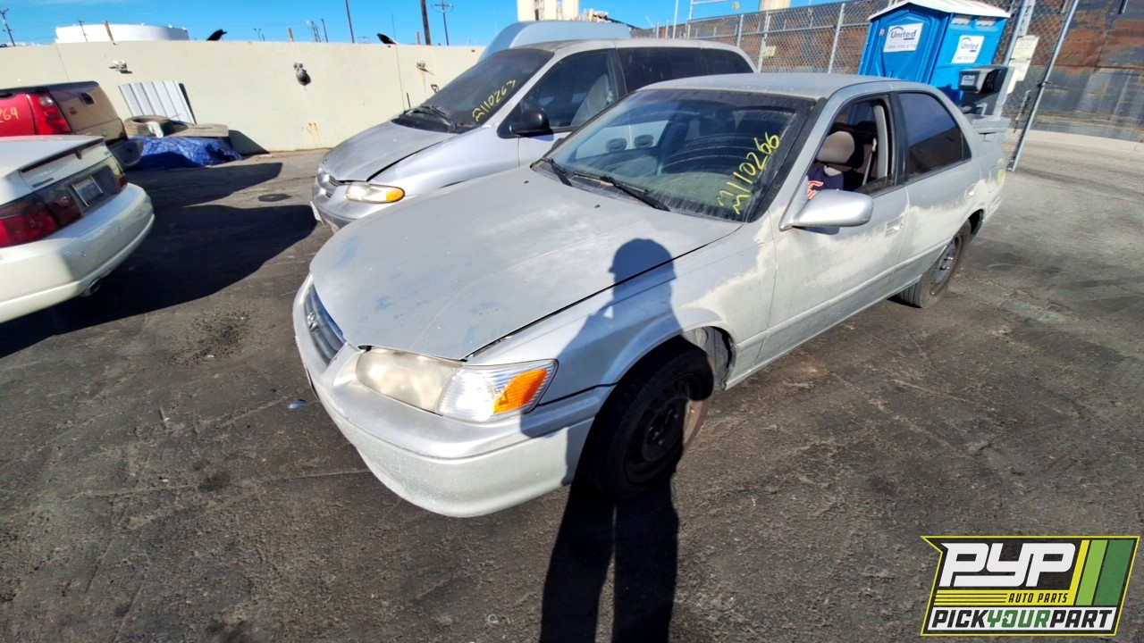 2001 TOYOTA CAMRY partes disponibles