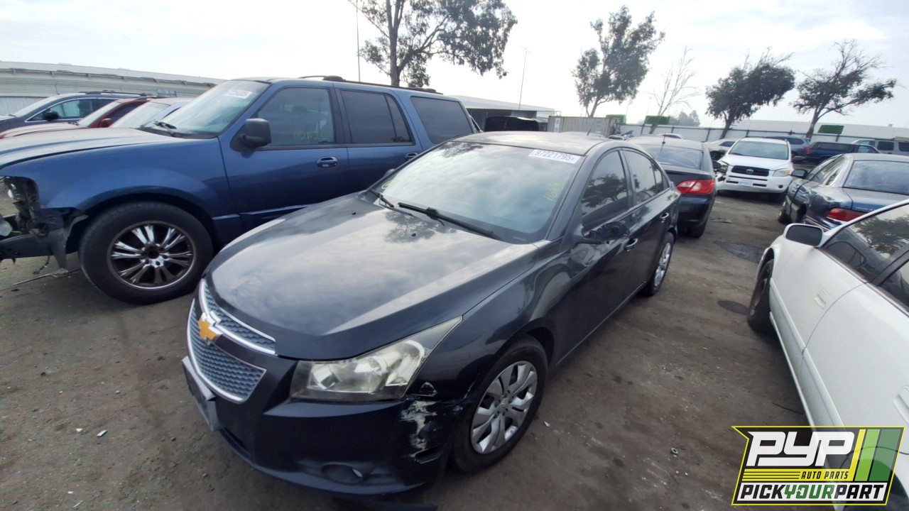 2013 CHEVROLET CRUZE partes disponibles