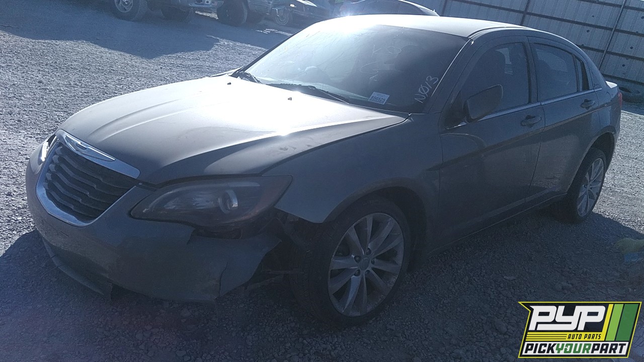 2013 CHRYSLER 200 partes disponibles
