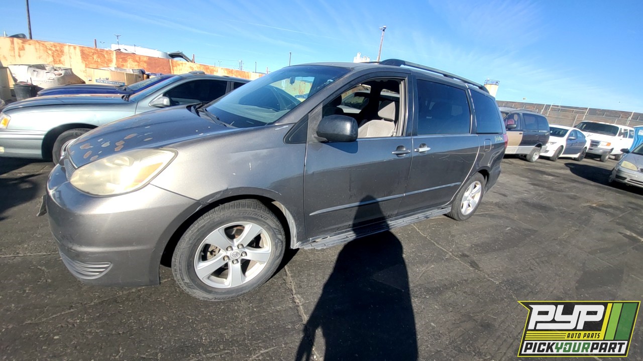 2004 TOYOTA SIENNA partes disponibles