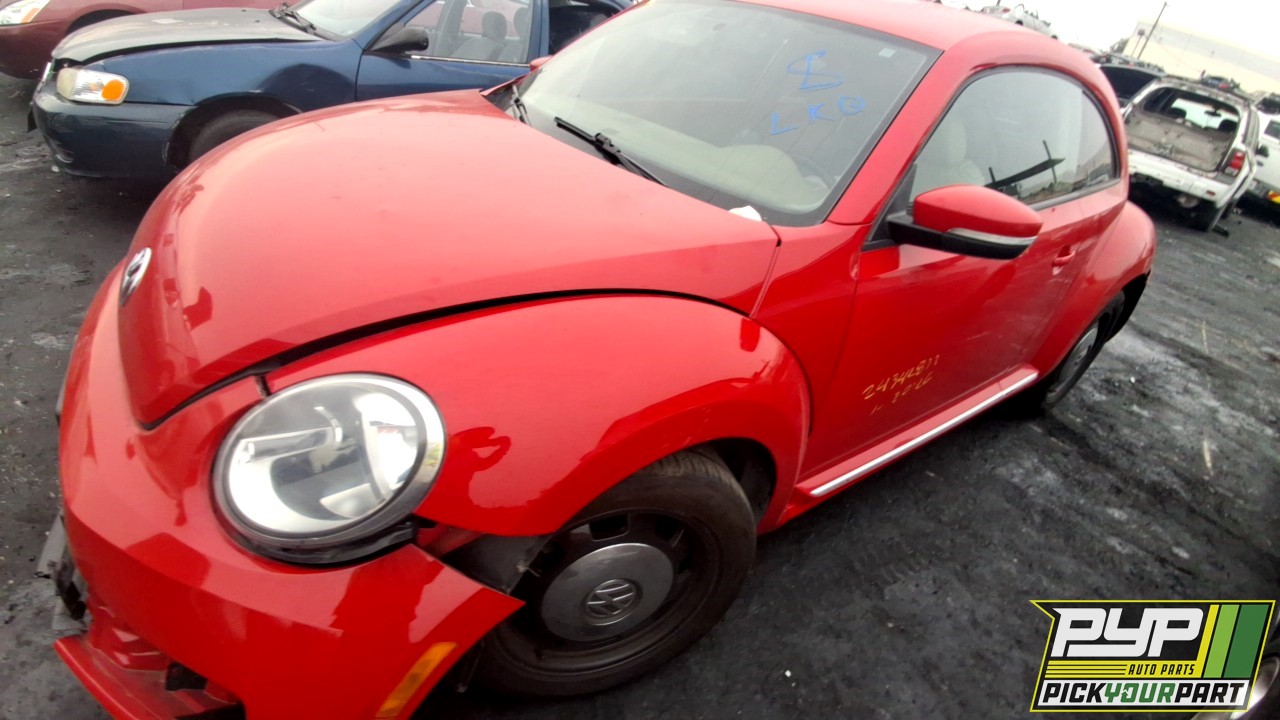 2013 VOLKSWAGEN BEETLE partes disponibles
