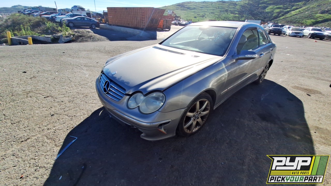 2004 MERCEDES-BENZ CLK320 partes disponibles
