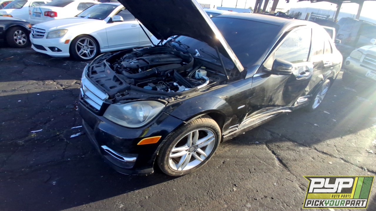 2012 MERCEDES-BENZ C250 partes disponibles