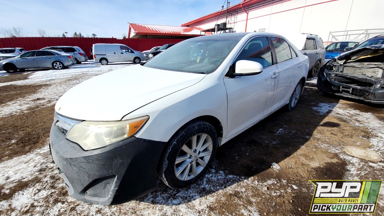 2013 TOYOTA CAMRY partes disponibles