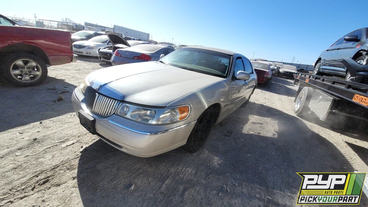 2000 LINCOLN TOWN CAR partes disponibles
