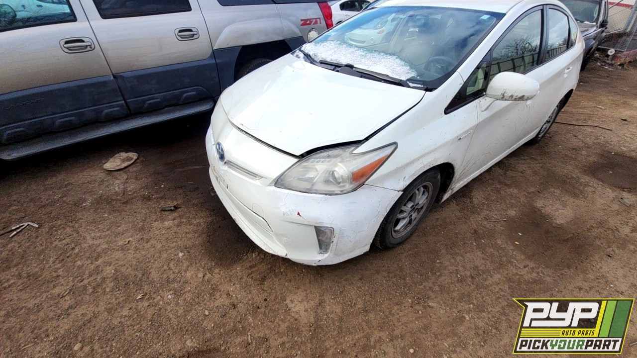 2014 TOYOTA PRIUS partes disponibles