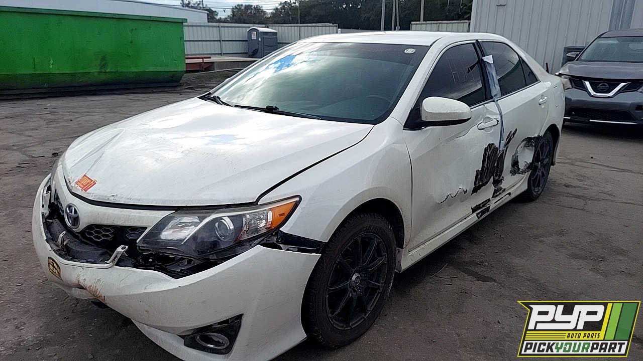 2014 TOYOTA CAMRY partes disponibles