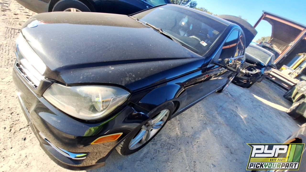 2013 MERCEDES-BENZ C250 partes disponibles