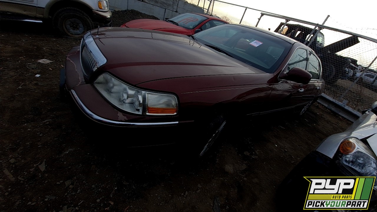 2004 LINCOLN TOWN CAR available for parts