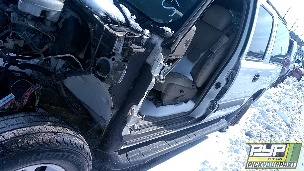 2003 CHEVROLET SUBURBAN 1500 partes disponibles