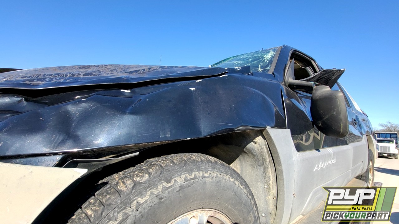 2002 CHEVROLET AVALANCHE 1500 available for parts
