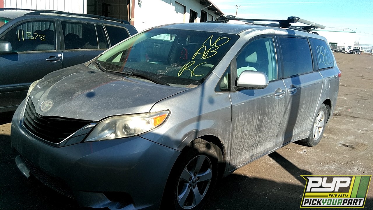 2012 TOYOTA SIENNA partes disponibles
