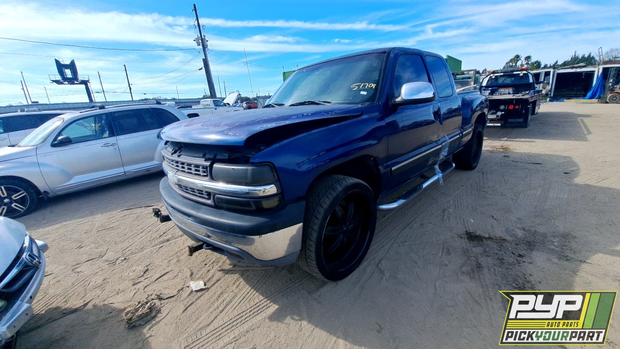 2001 CHEVROLET SILVERADO 1500 available for parts