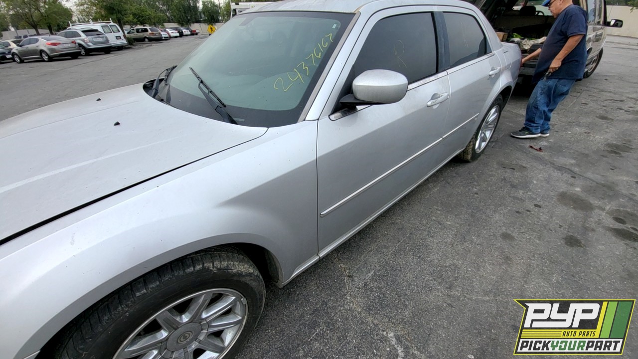 2009 CHRYSLER 300 available for parts