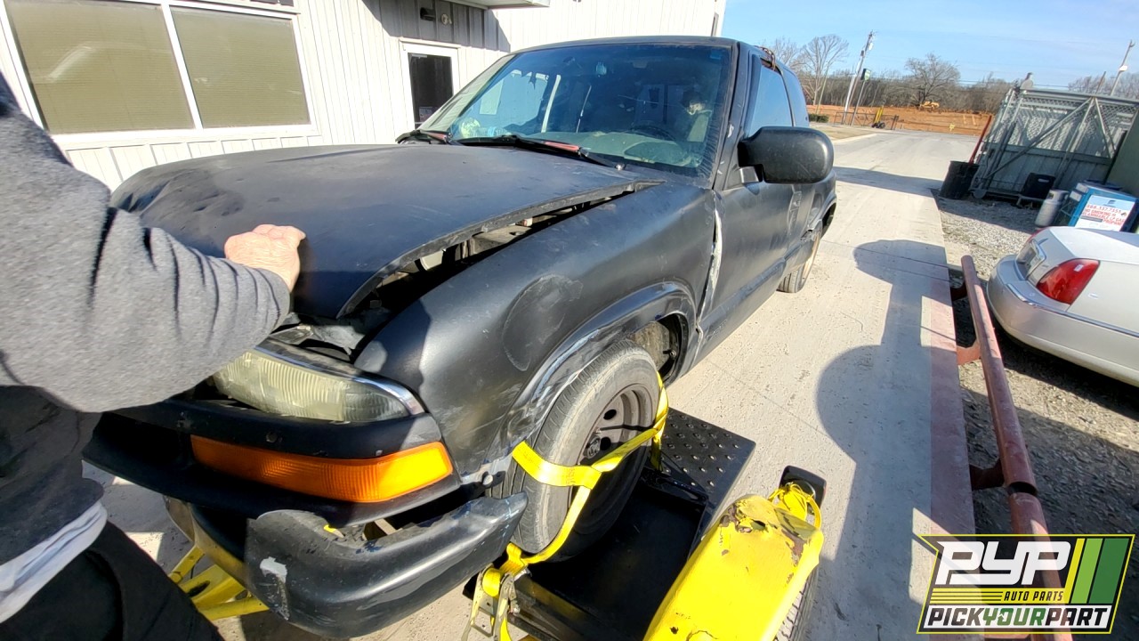 2001 CHEVROLET S10 available for parts