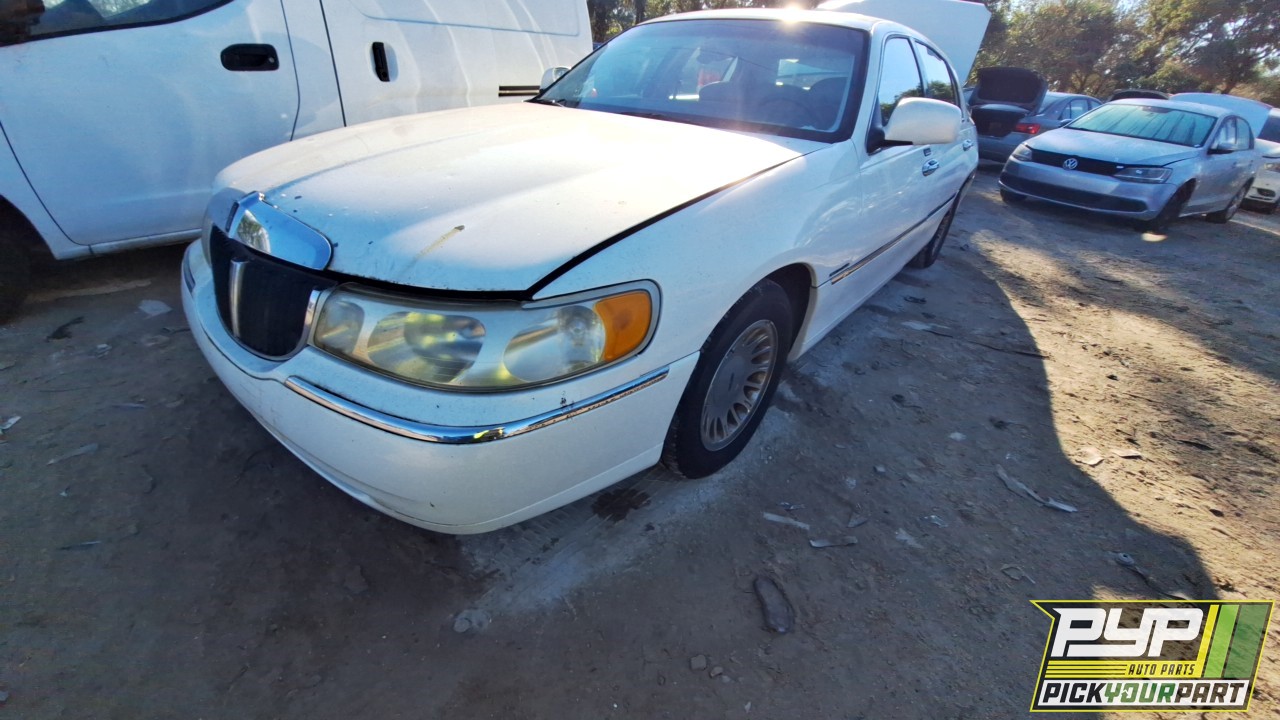 2000 LINCOLN TOWN CAR partes disponibles