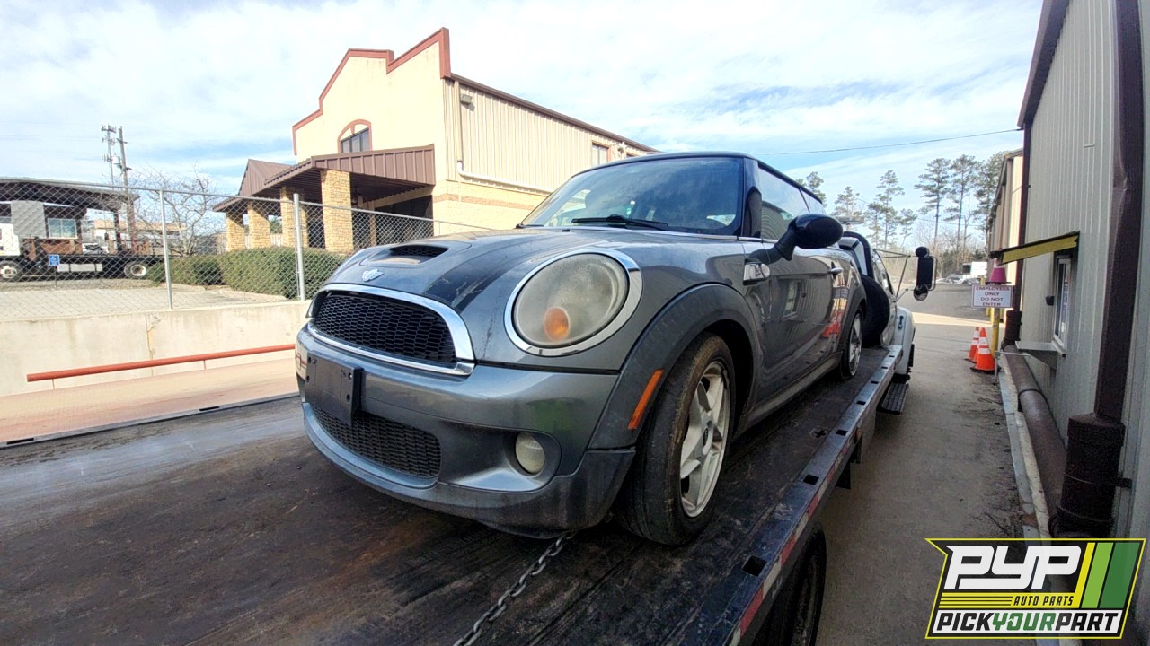 2007 MINI COOPER partes disponibles