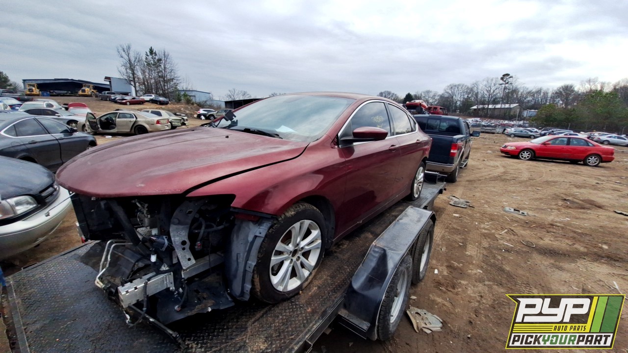 2015 CHRYSLER 200 partes disponibles