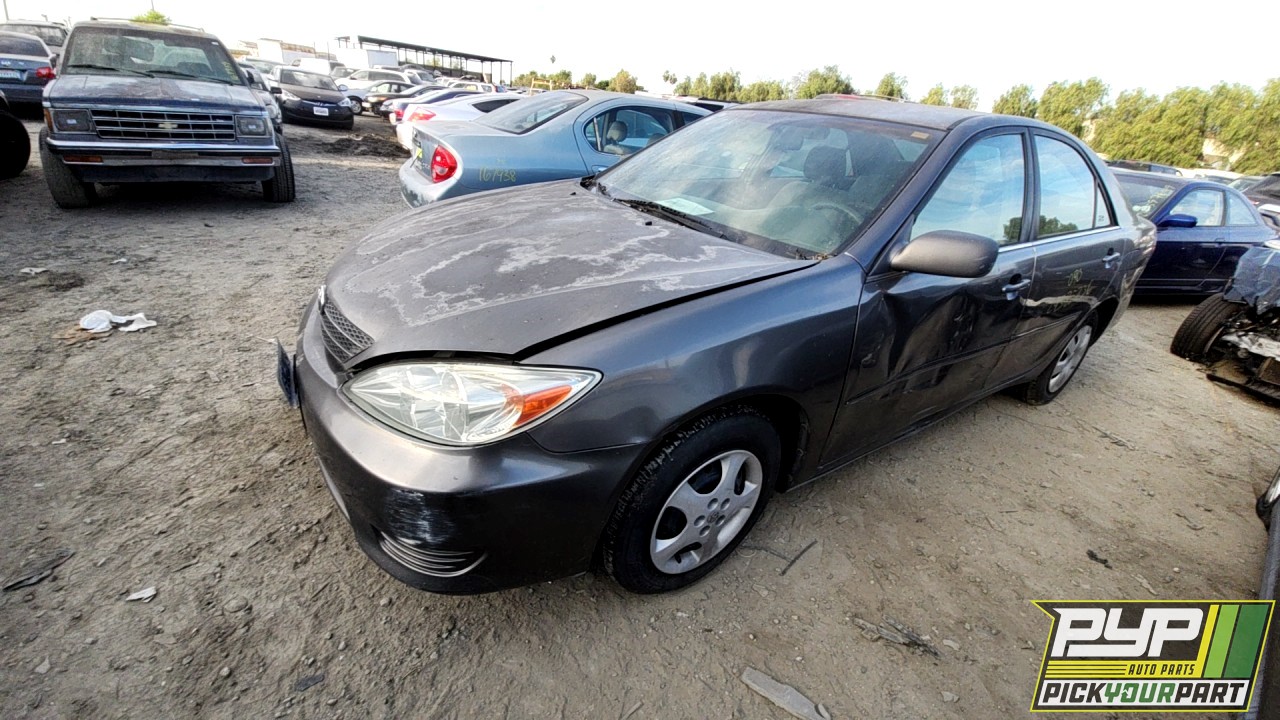 2004 TOYOTA CAMRY partes disponibles