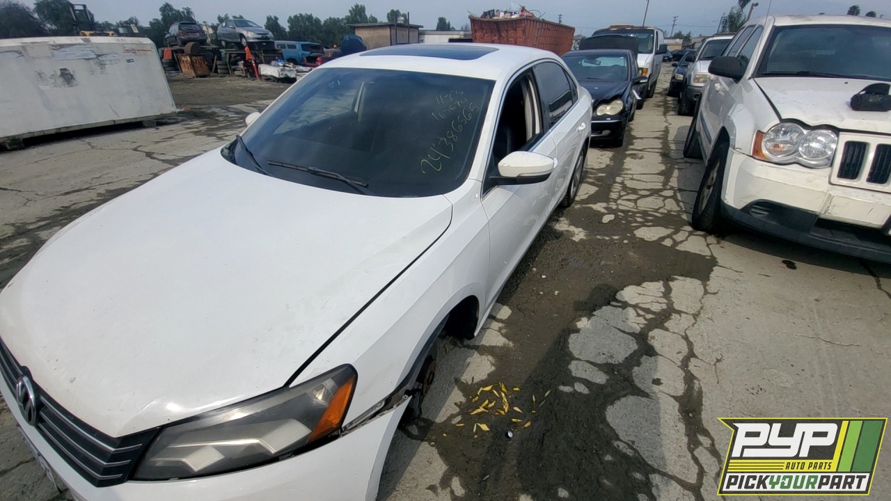 2013 VOLKSWAGEN PASSAT partes disponibles