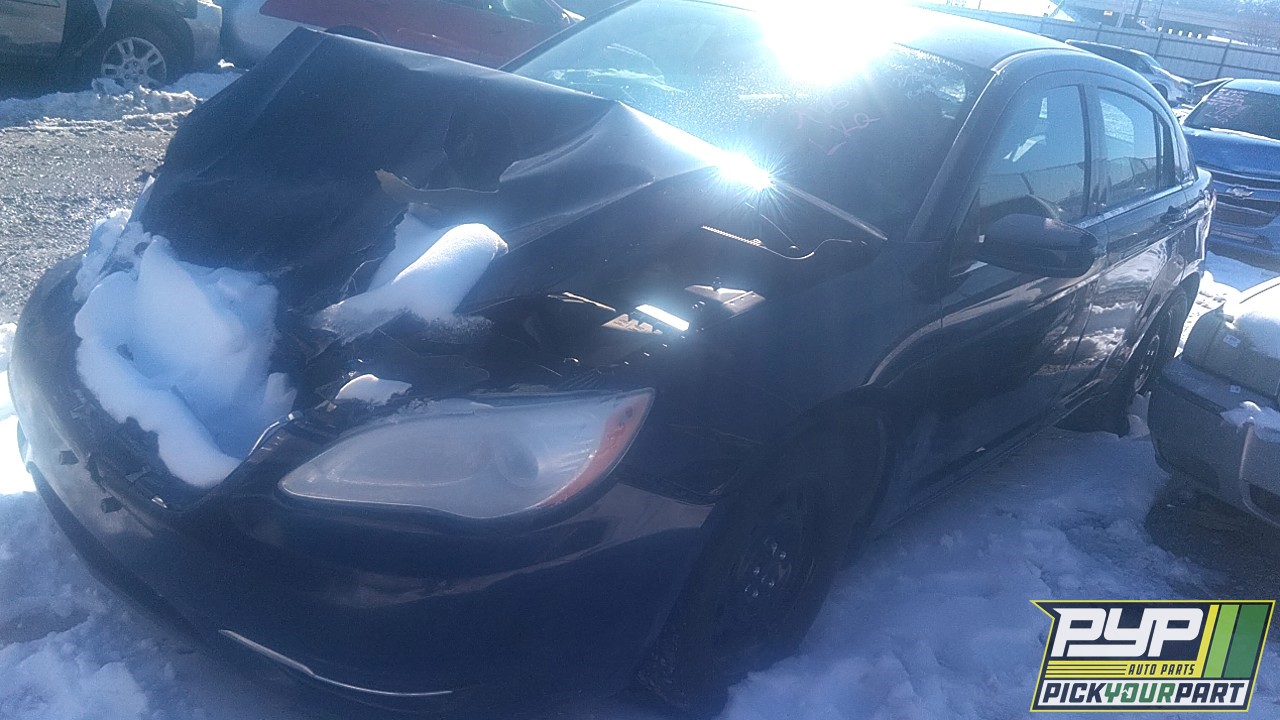 2014 CHRYSLER 200 partes disponibles