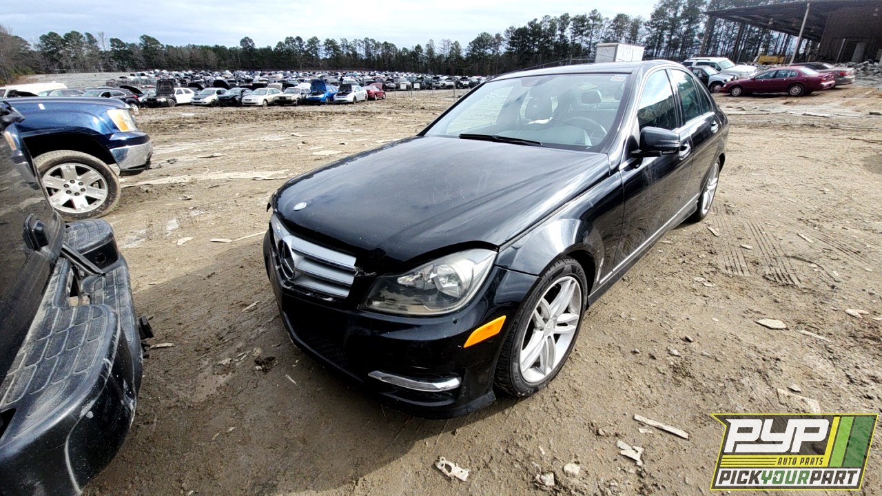 2013 MERCEDES-BENZ C250 partes disponibles