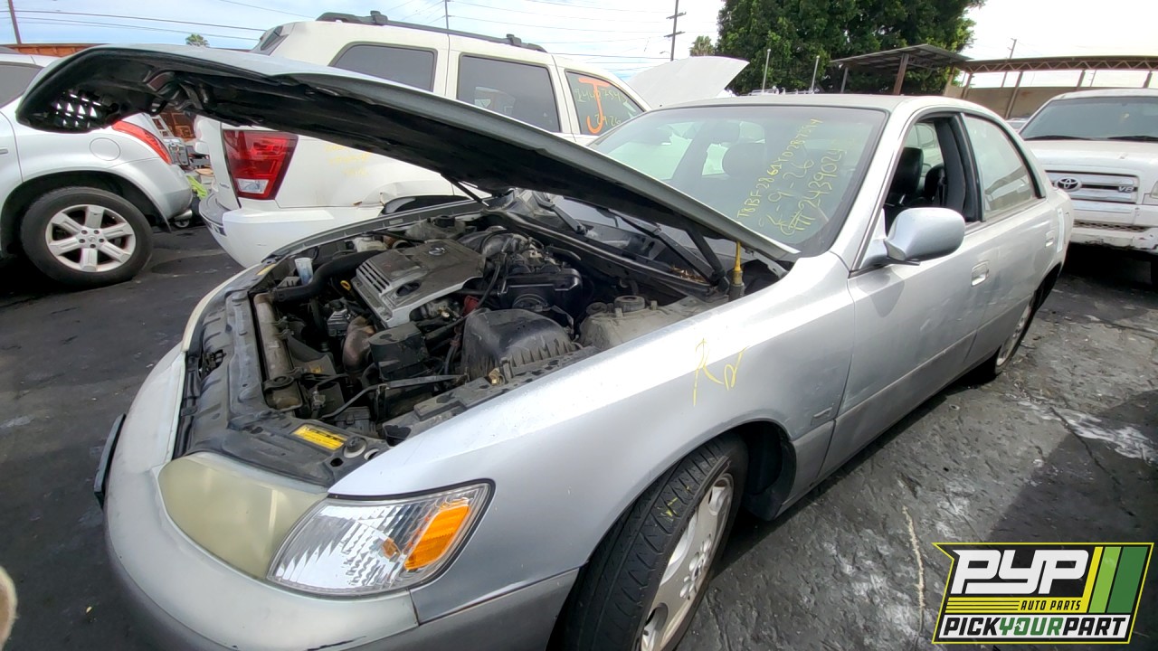 2000 LEXUS ES300 available for parts