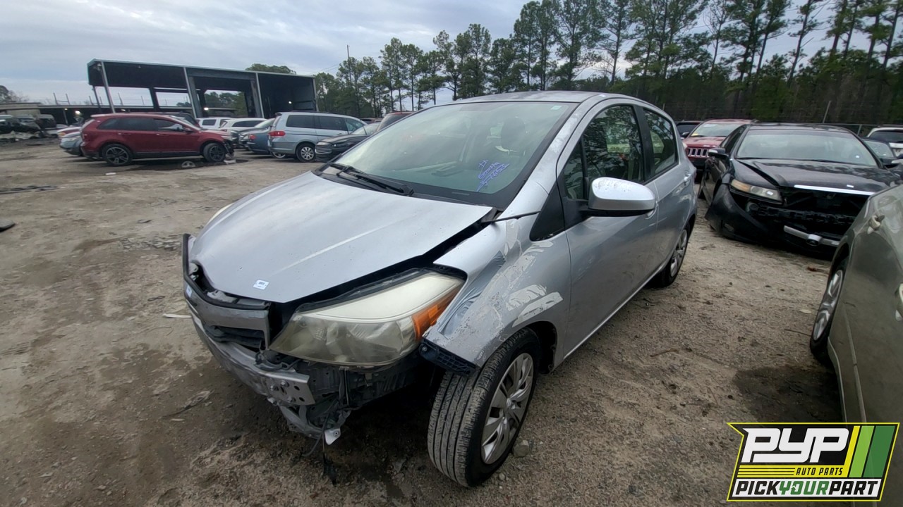 2013 TOYOTA YARIS partes disponibles