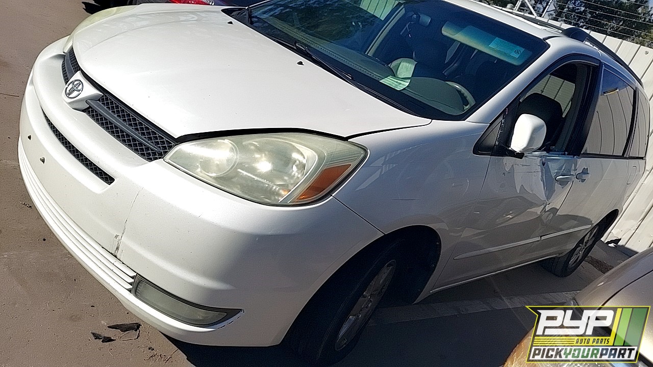 2004 TOYOTA SIENNA partes disponibles