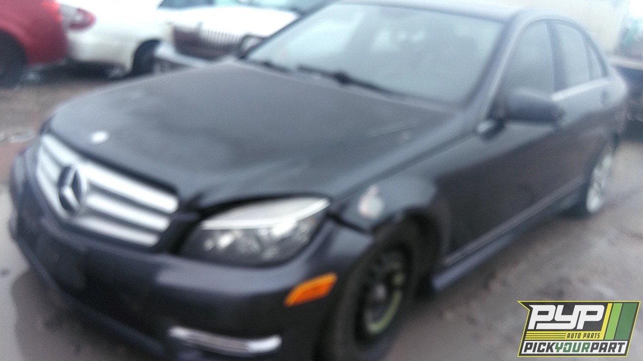2011 MERCEDES-BENZ C300 partes disponibles