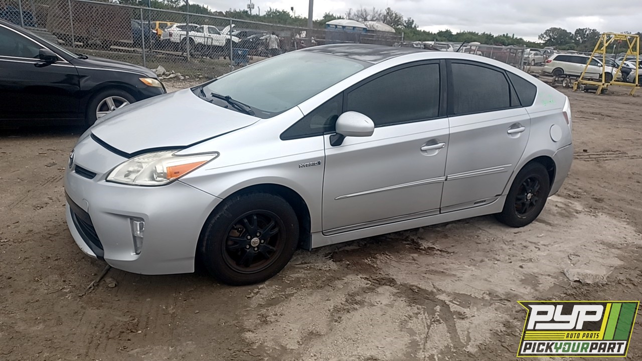 2012 TOYOTA PRIUS partes disponibles