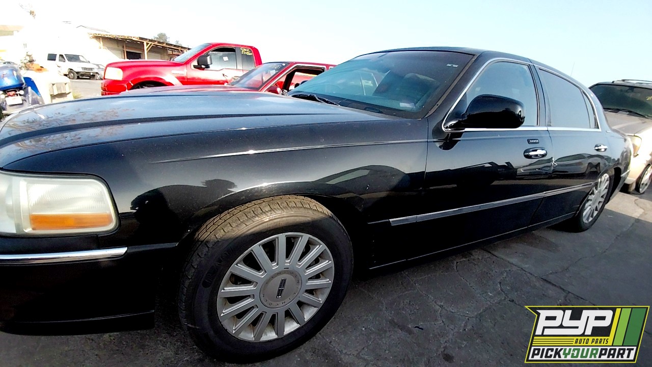 2005 LINCOLN TOWN CAR available for parts