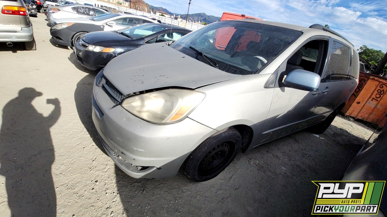 2004 TOYOTA SIENNA partes disponibles