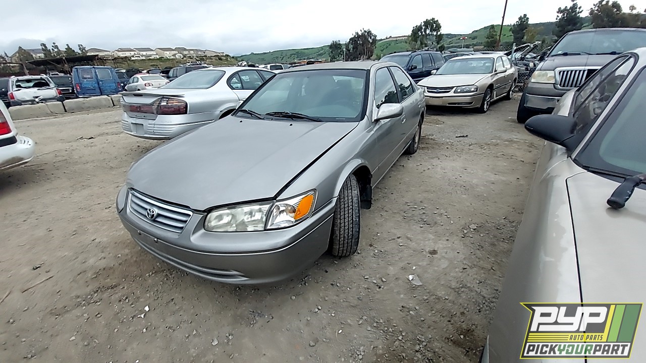 2001 TOYOTA CAMRY partes disponibles