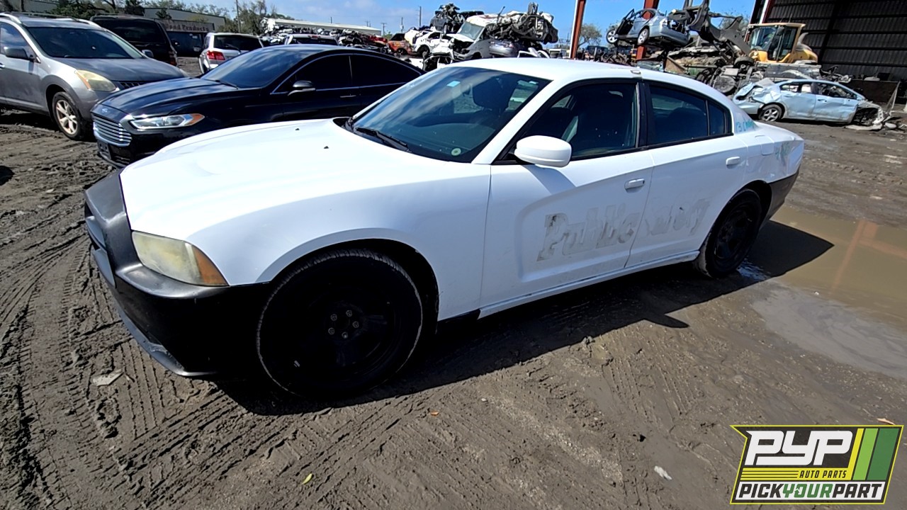 2013 DODGE CHARGER partes disponibles