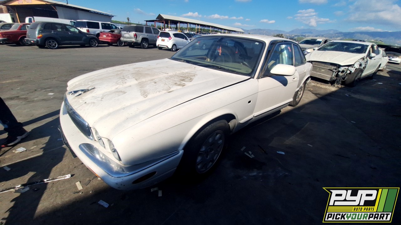 2003 JAGUAR XJ8 available for parts