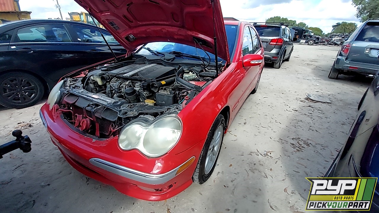 2003 MERCEDES-BENZ C320 partes disponibles