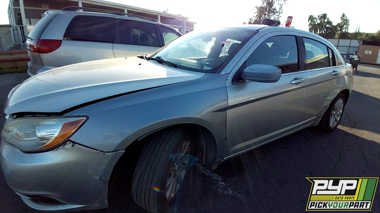 2012 CHRYSLER 200 partes disponibles