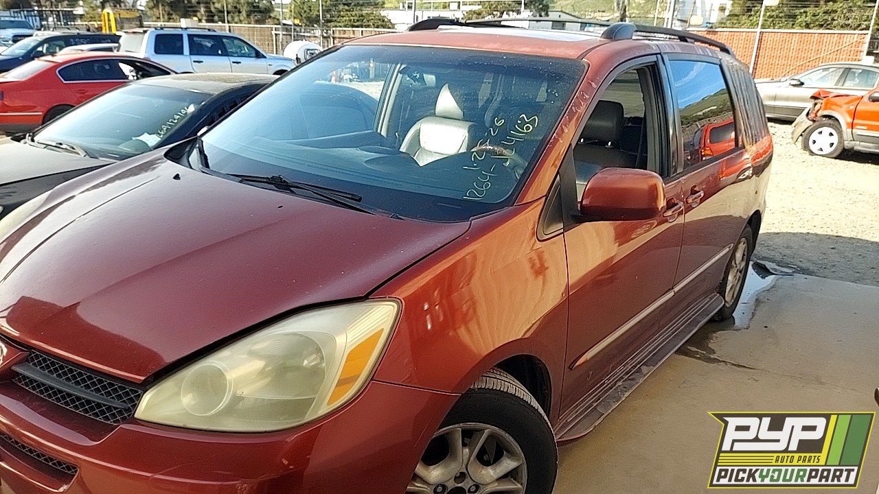 2004 TOYOTA SIENNA partes disponibles