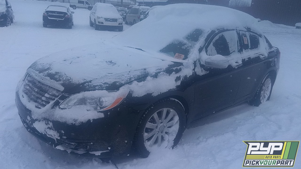 2014 CHRYSLER 200 partes disponibles