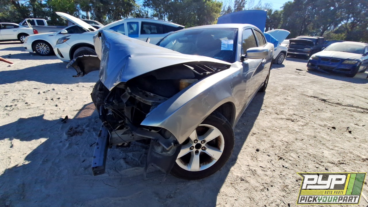 2013 DODGE CHARGER partes disponibles