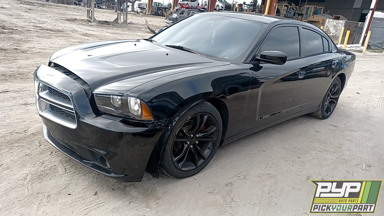 2013 DODGE CHARGER partes disponibles