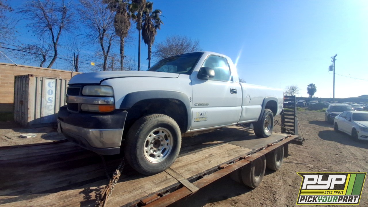 2001 CHEVROLET SILVERADO 2500 HD available for parts