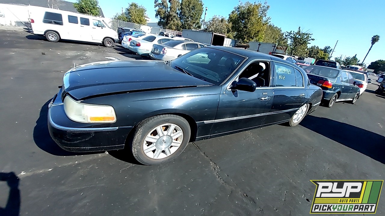 2004 LINCOLN TOWN CAR available for parts