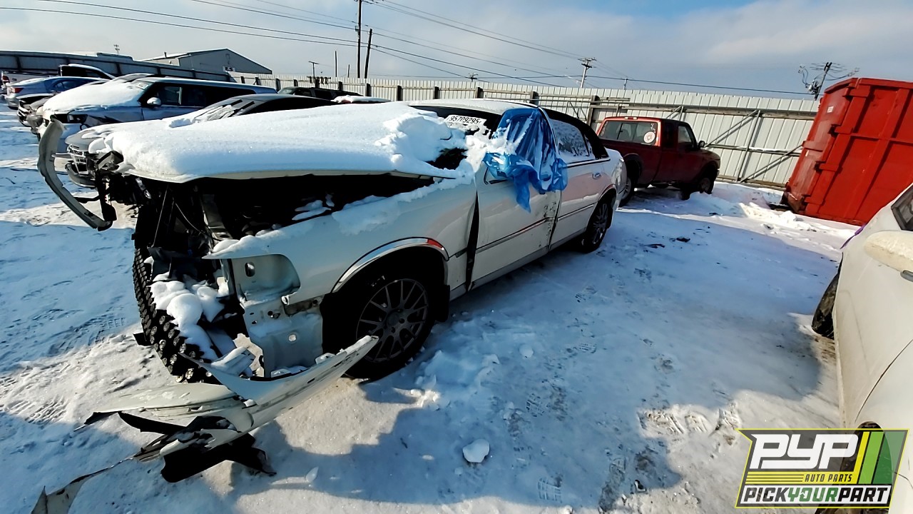 2004 LINCOLN TOWN CAR available for parts