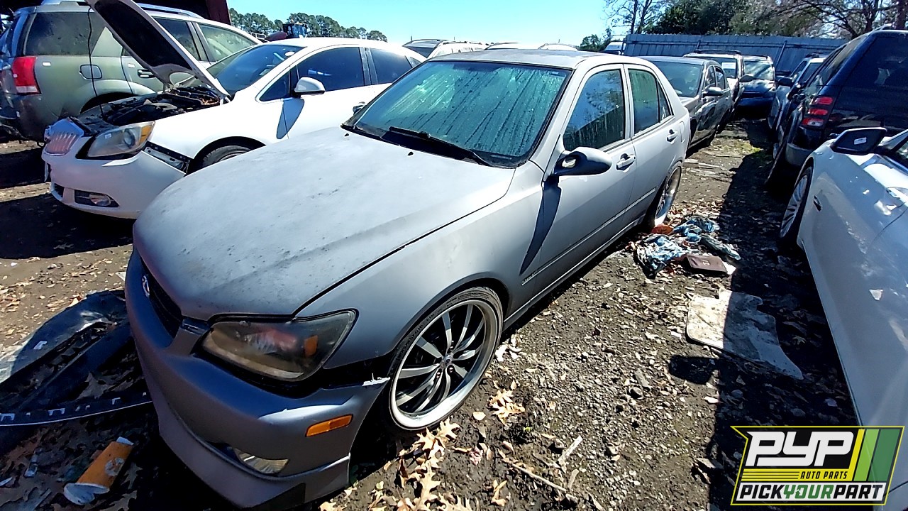 2002 LEXUS IS300 partes disponibles