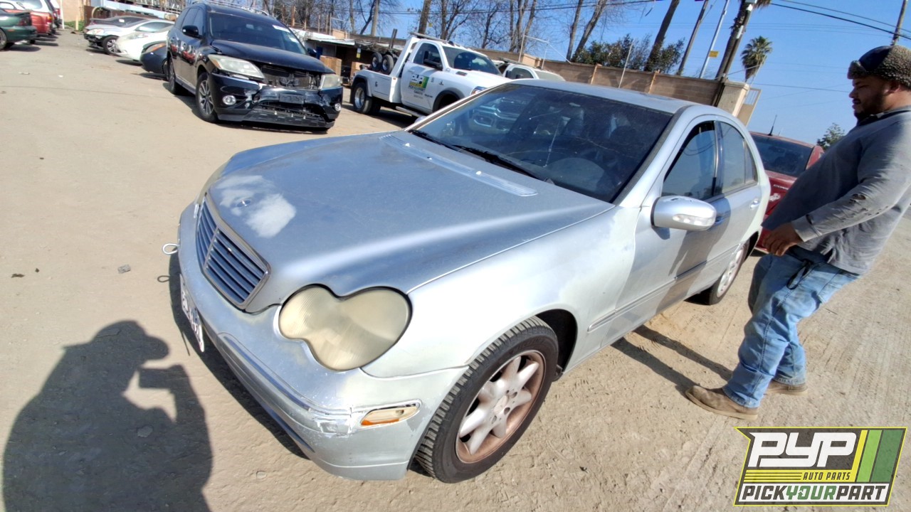 2001 MERCEDES-BENZ C240 partes disponibles