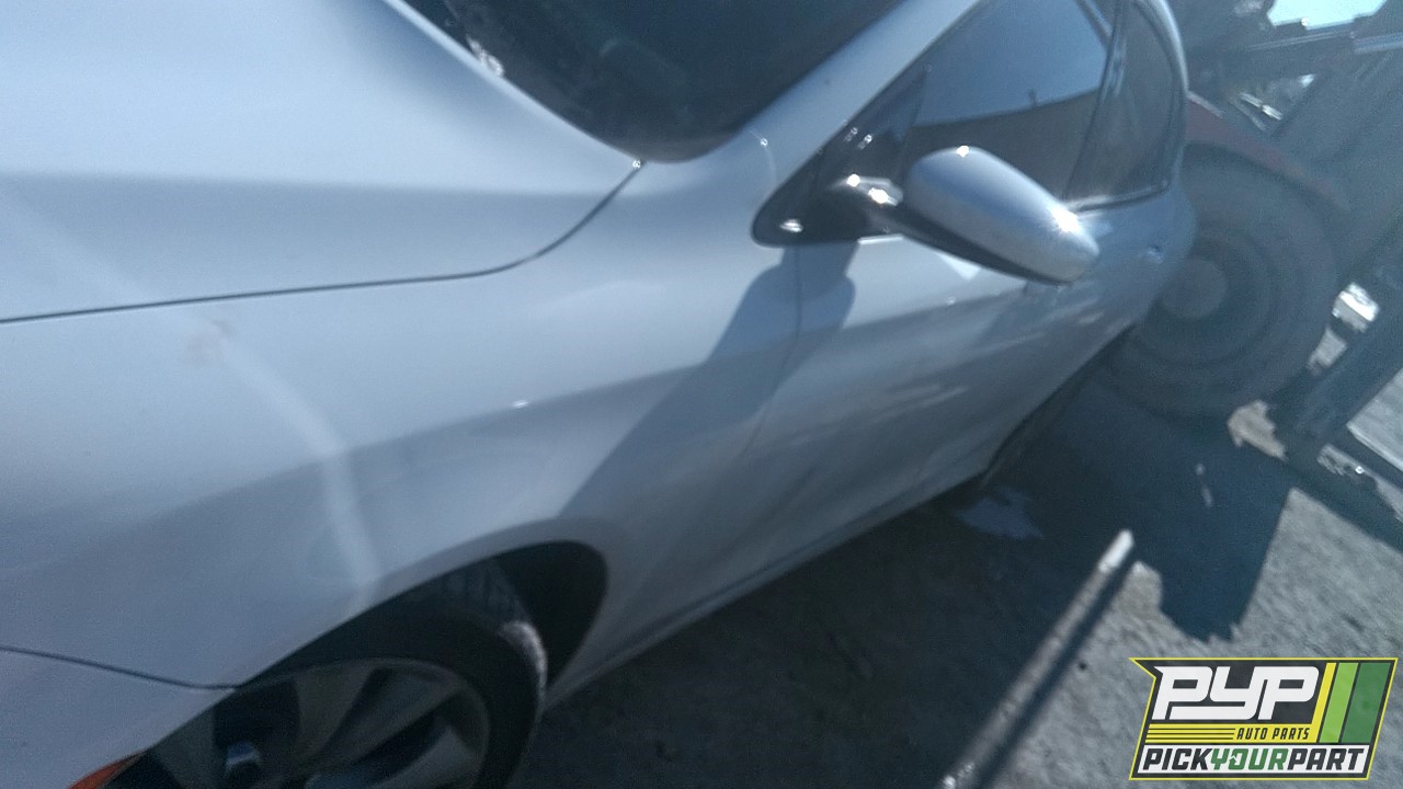 2015 CHRYSLER 200 partes disponibles