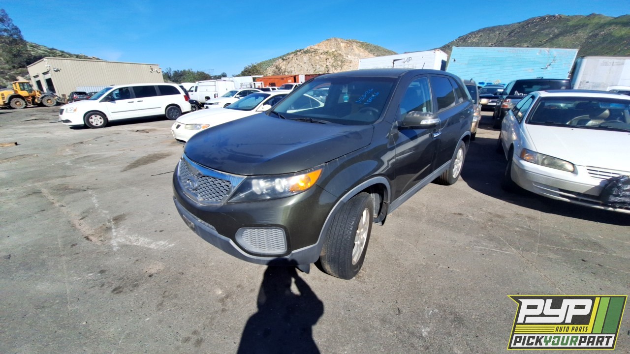 2013 KIA SORENTO available for parts